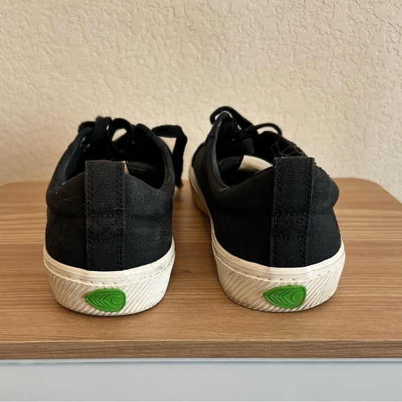 Cariuma Black Canvas Sneakers Size 10 - Picture 4 of 9